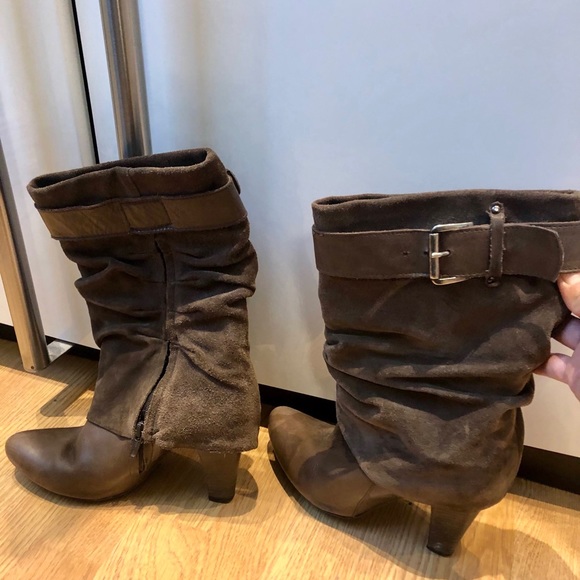 Boots - Picture 5 of 5